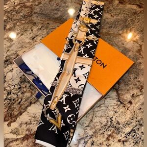 BRAND NEW Louis Vuitton Silk Confidential Monogram Bandeau Purse Scarf